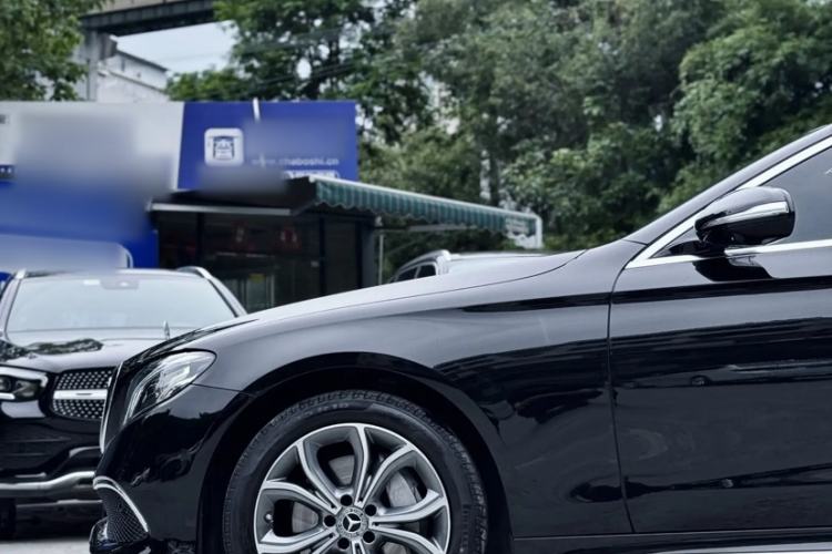 Used Mercedes-Benz E-Class 2020 Restyled E 300 L Sporty and Stylish Edition Exterior 2
