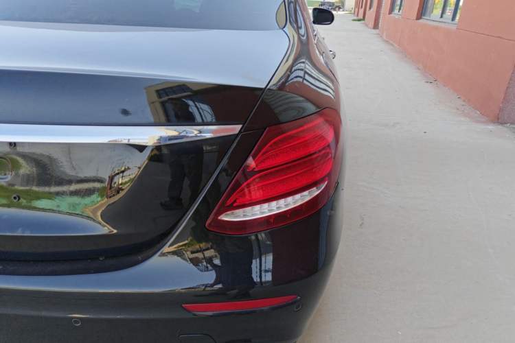 Used Mercedes-Benz E-Class 2020 E 300 L Sport Luxury Edition Exterior 3