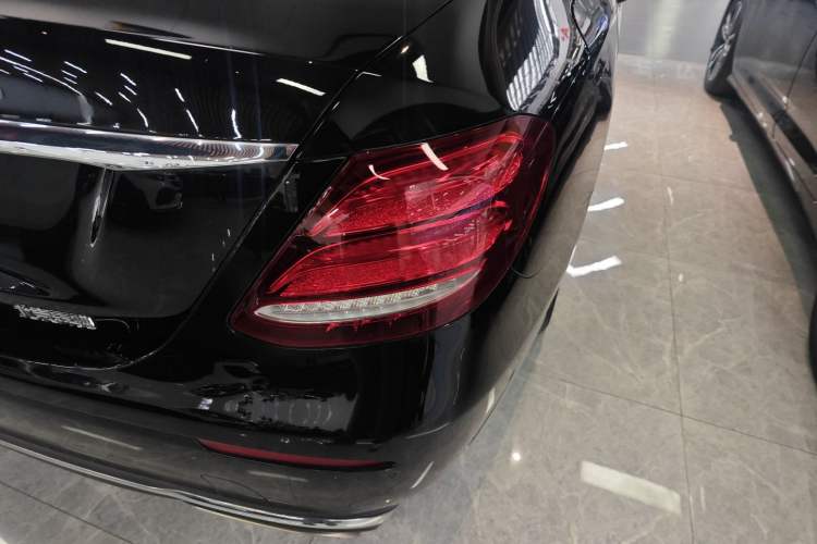 Used Mercedes-Benz E-Class 2020 Facelift E 260 L Exterior 3