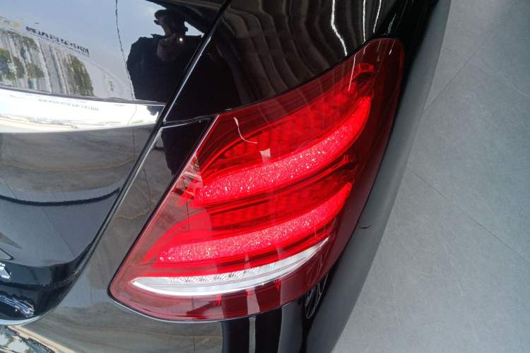 Used Mercedes-Benz E-Class 2020 Facelift E 300 L Stylish Edition Exterior 3