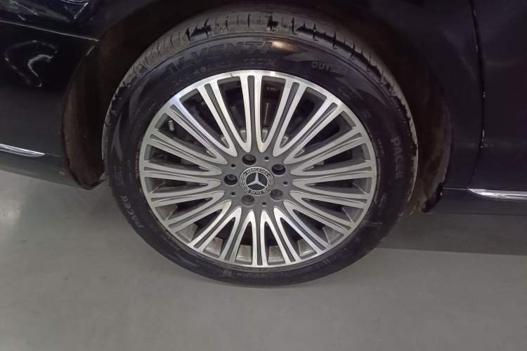 Used Mercedes-Benz E-Class 2020 Facelift E 300 L Stylish Edition Exterior 3