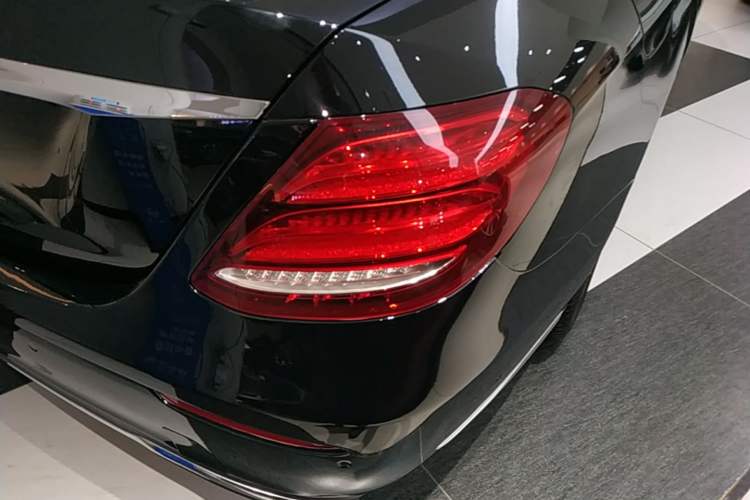 Used Mercedes-Benz E-Class 2020 Facelift E 300 L Stylish Edition Exterior 3