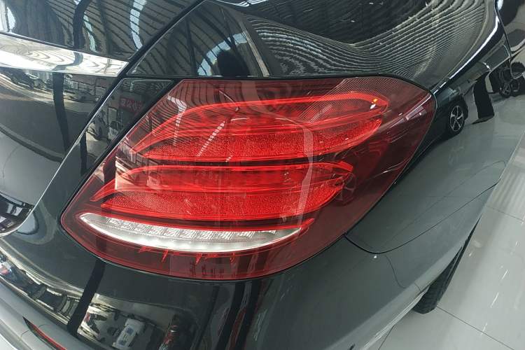 Used Mercedes-Benz E-Class 2020 E 300 L Stylish Model Exterior 3
