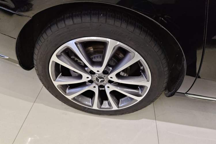 Used Mercedes-Benz E-Class 2020 Facelift E 260 L Exterior 3