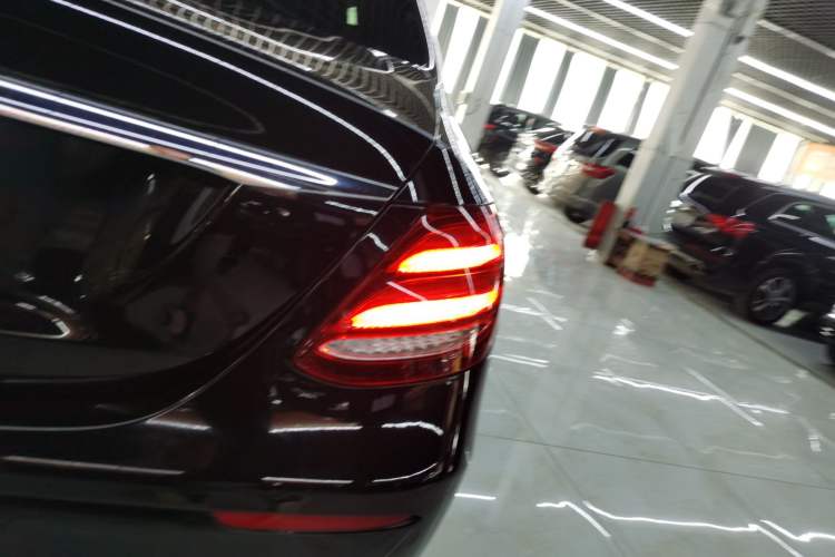 Used Mercedes-Benz E-Class 2020 Facelift E 260 L Exterior 3