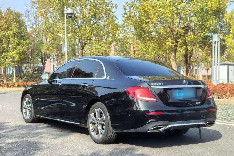 Used Mercedes-Benz E-Class 2020 E 300 L Sporty and Stylish Model Exterior 3