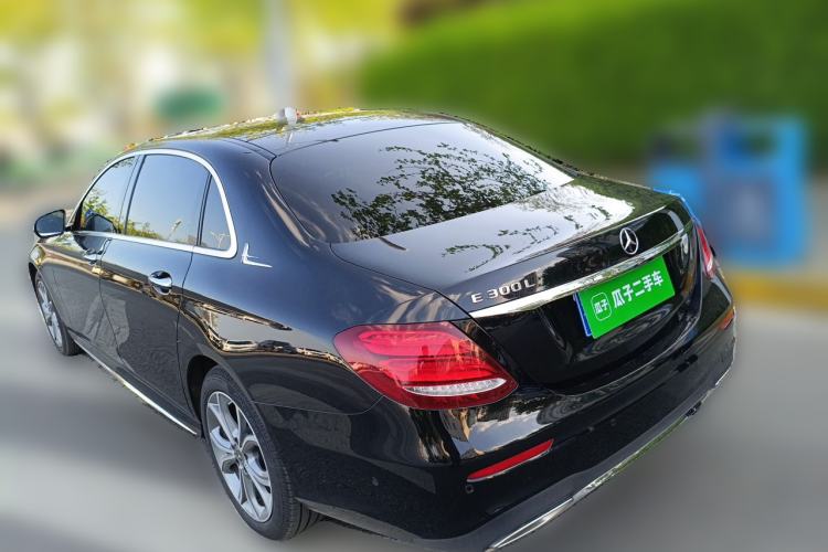 Used Mercedes-Benz E-Class 2020 E 300 L Sporty and Stylish Model Exterior 3