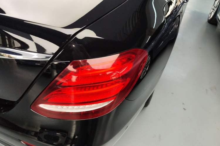 Used Mercedes-Benz E-Class 2020 E 300 L Luxury Model Exterior 3
