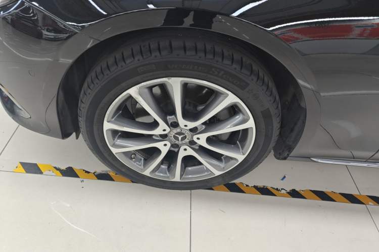 Used Mercedes-Benz E-Class 2020 Facelift E 260 L Exterior 4