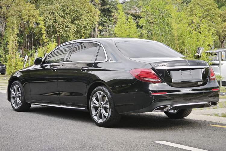 Used Mercedes-Benz E-Class 2020 Restyled E 300 L Sporty and Stylish Edition Exterior 4