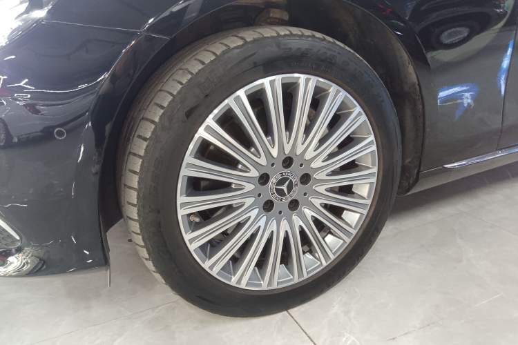 Used Mercedes-Benz E-Class 2020 Restyled E 300 L Exclusive Edition Exterior 4