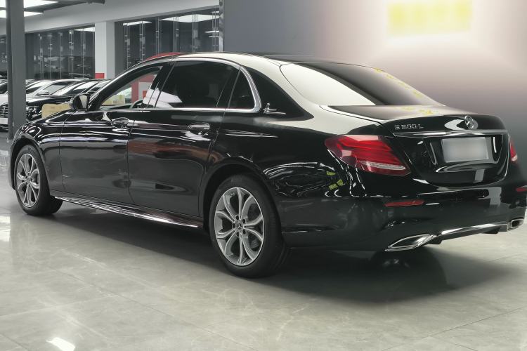 Used Mercedes-Benz E-Class 2020 Restyled E 300 L Sporty and Stylish Edition Exterior 4