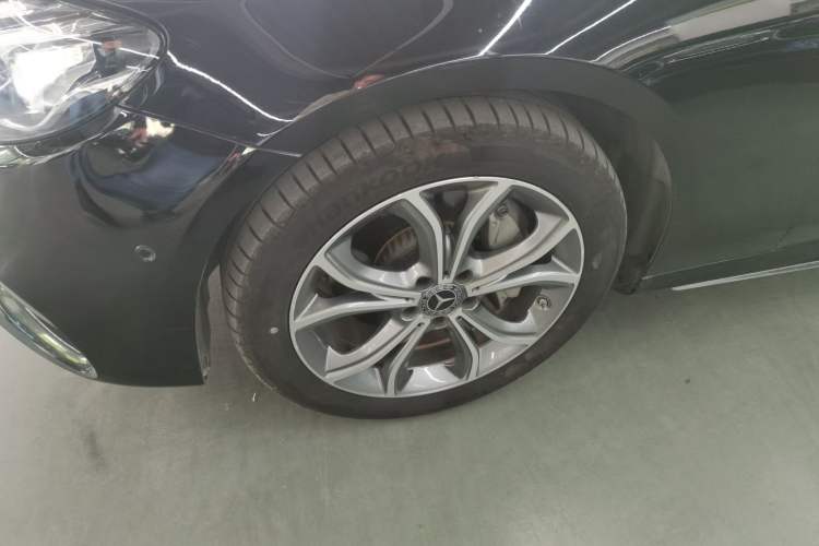 Used Mercedes-Benz E-Class 2020 E 300 L Sporty and Stylish Model Exterior 4