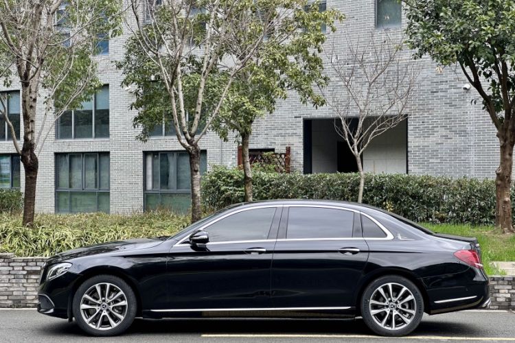 Used Mercedes-Benz E-Class 2020 Facelift E 260 L Exterior 4