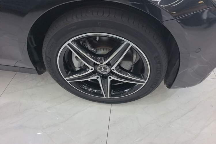Used Mercedes-Benz E-Class 2020 Facelift E 260 Sport Edition Exterior 4