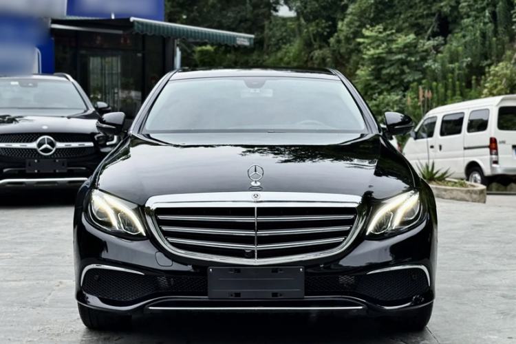 Used Mercedes-Benz E-Class 2020 Restyled E 300 L Sporty and Stylish Edition Exterior 4