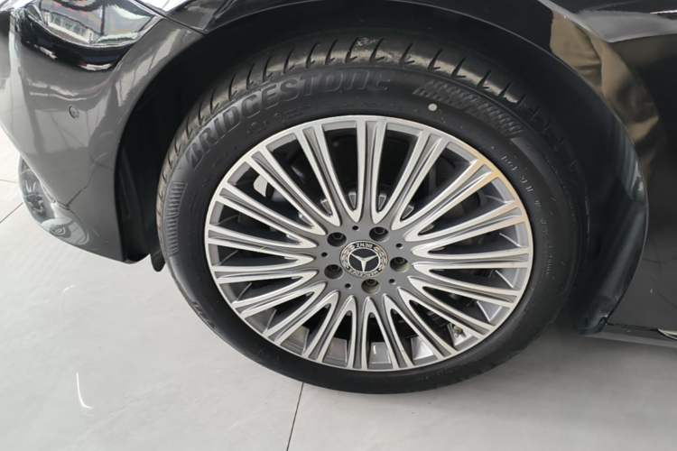 Used Mercedes-Benz E-Class 2020 E 300 L Luxury Model Exterior 4
