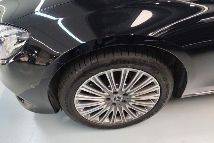 Used Mercedes-Benz E-Class 2020 E 300 L Luxury Model Exterior 4