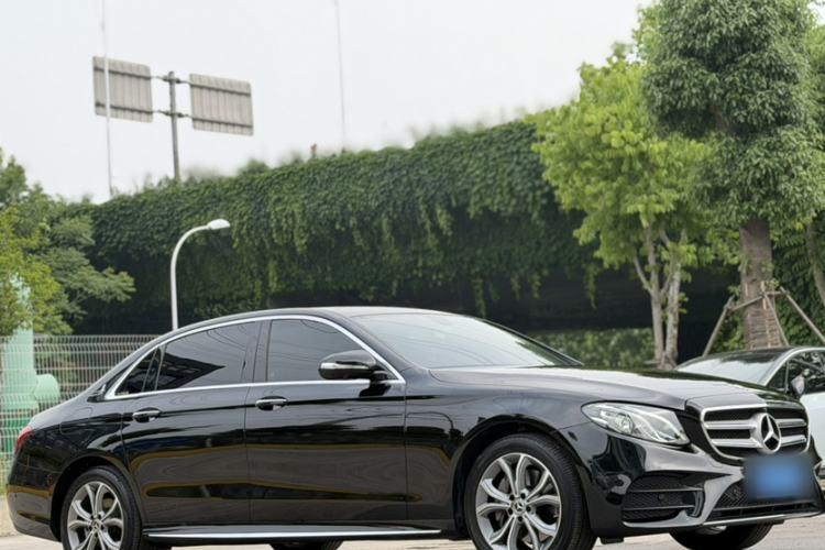 Used Mercedes-Benz E-Class 2020 Restyled E 300 L Sporty and Stylish Edition Exterior 5
