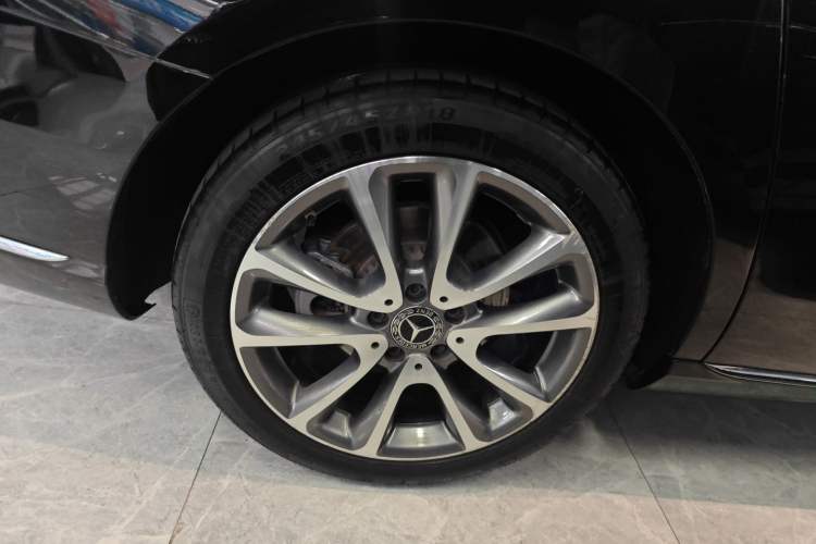 Used Mercedes-Benz E-Class 2020 Facelift E 260 L Exterior 5