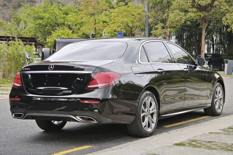 Used Mercedes-Benz E-Class 2020 Restyled E 300 L Sporty and Stylish Edition Exterior 5
