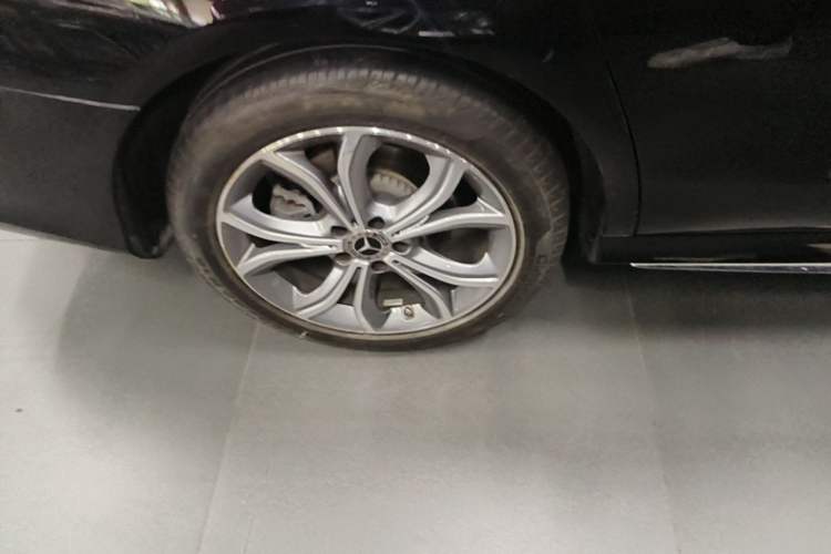 Used Mercedes-Benz E-Class 2020 Restyled E 300 L Sporty and Stylish Edition Exterior 5