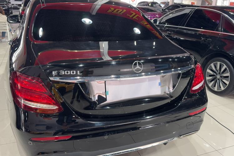 Used Mercedes-Benz E-Class 2020 Restyled E 300 L Sporty and Stylish Edition Exterior 5