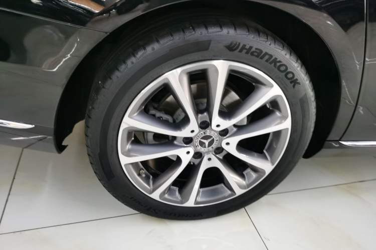 Used Mercedes-Benz E-Class 2020 Facelift E 260 L Exterior 5