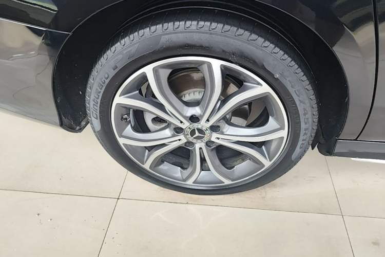 Used Mercedes-Benz E-Class 2020 Restyled E 300 L Sporty and Stylish Edition Exterior 5