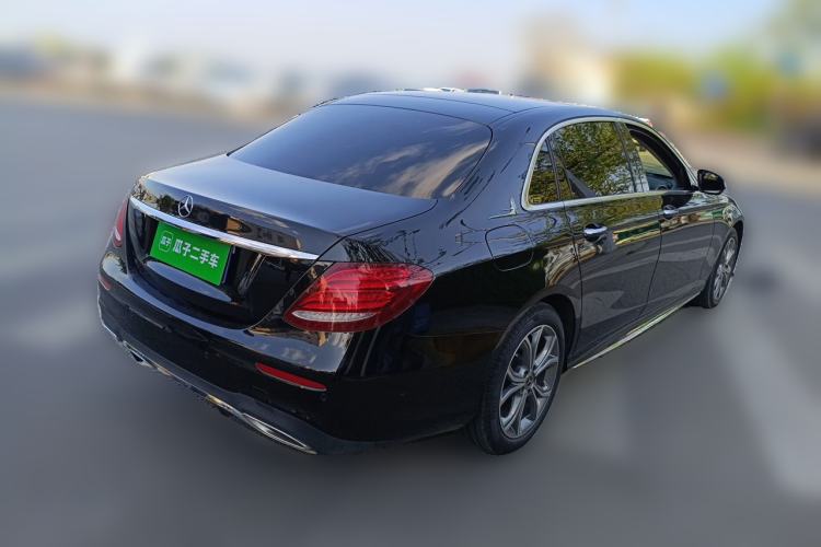 Used Mercedes-Benz E-Class 2020 E 300 L Sporty and Stylish Model Exterior 5