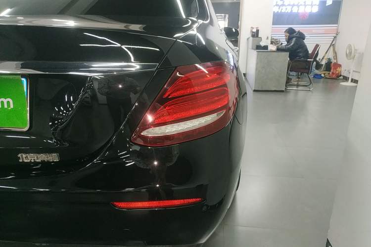 Used Mercedes-Benz E-Class 2020 E 300 L Luxury Model Exterior 6