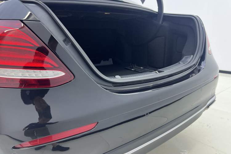 Used Mercedes-Benz E-Class 2020 Facelift E 300 L Stylish Edition Exterior 6