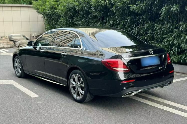 Used Mercedes-Benz E-Class 2020 E 300 L Sporty and Stylish Model Exterior 6