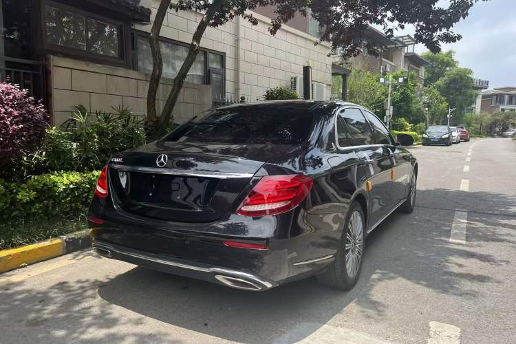 Used Mercedes-Benz E-Class 2020 E 300 L Luxury Model Exterior 6