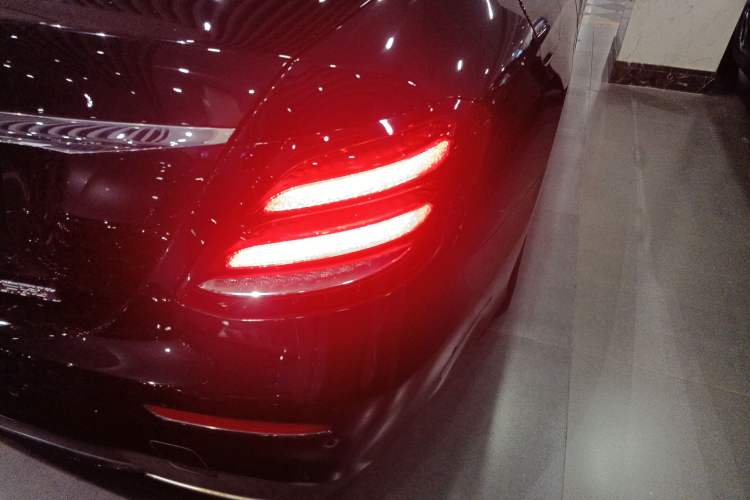 Used Mercedes-Benz E-Class 2020 Restyled E 300 L Sporty and Stylish Edition Exterior 6
