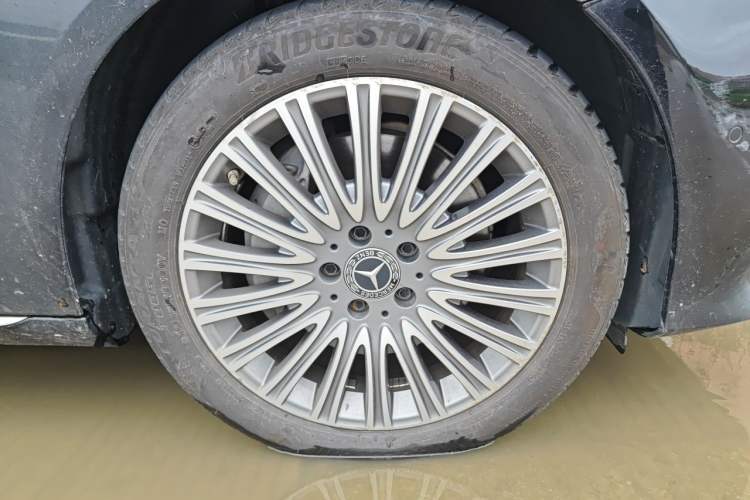 Used Mercedes-Benz E-Class 2020 E 300 L Luxury Model Exterior 7