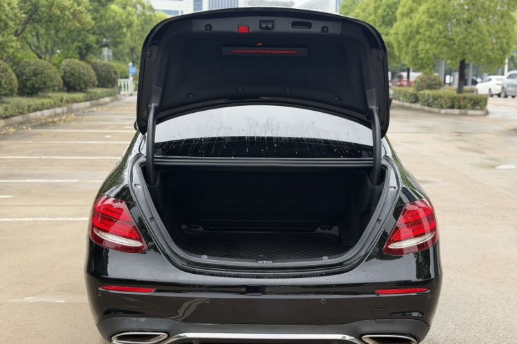 Used Mercedes-Benz E-Class 2020 Restyled E 300 L Sporty and Stylish Edition Exterior 7