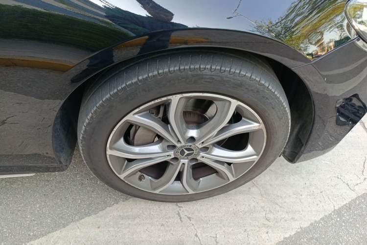 Used Mercedes-Benz E-Class 2020 E 300 L Sporty and Stylish Model Exterior 7