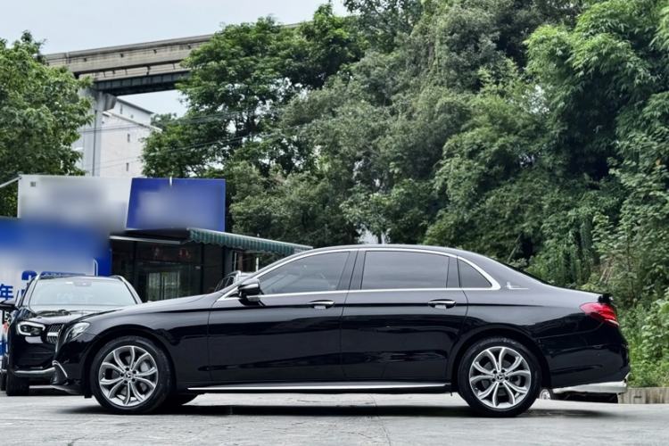 Used Mercedes-Benz E-Class 2020 Restyled E 300 L Sporty and Stylish Edition Exterior 9