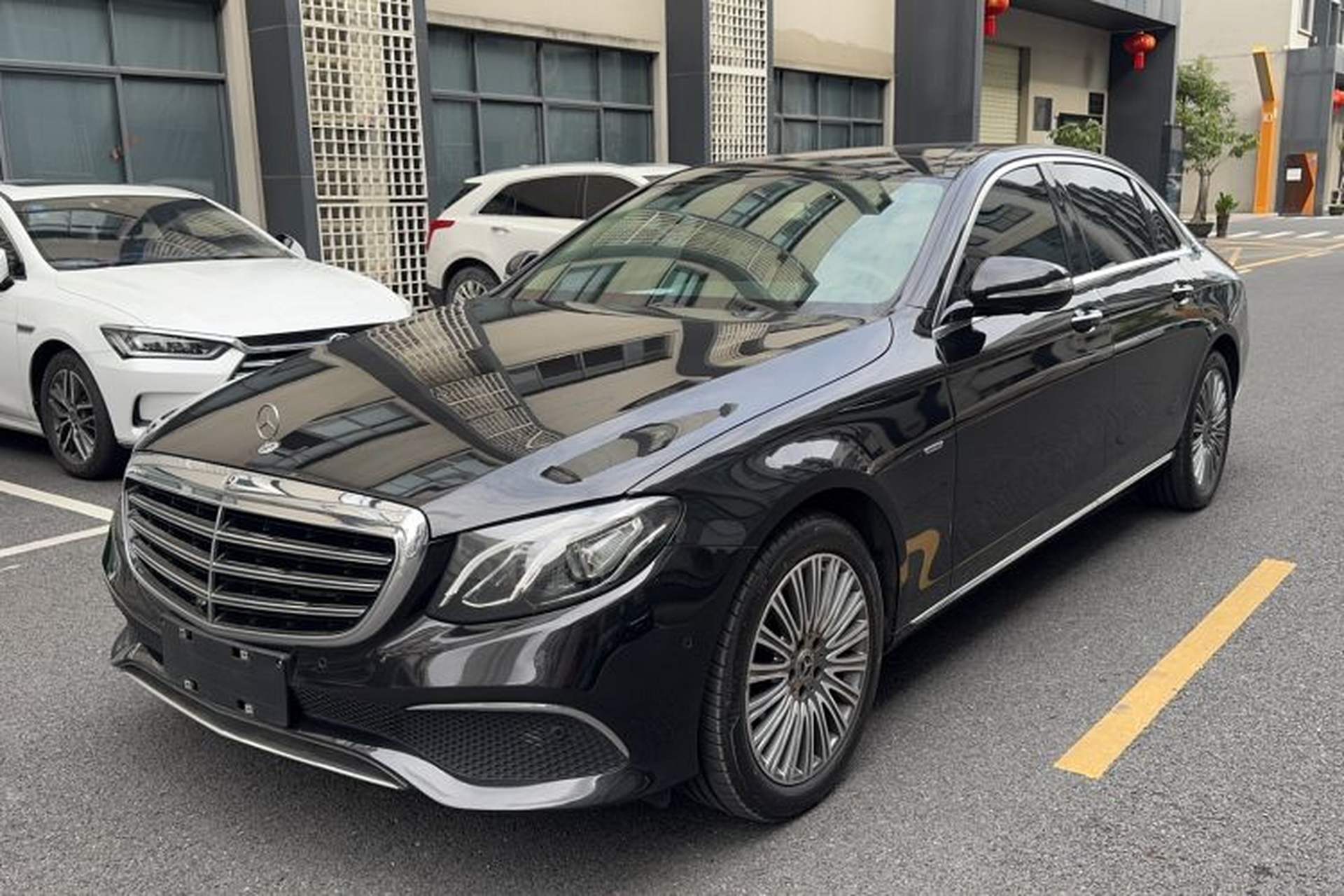 Used Mercedes-Benz E-Class 2020 Restyled E 300 L Exclusive Edition Front Left 45 Deg