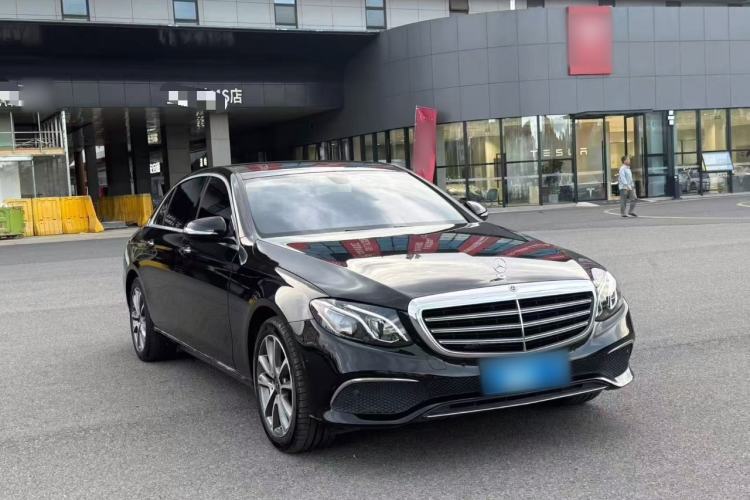 Used Mercedes-Benz E-Class 2020 Facelift E 260 L Front Right 45 Deg