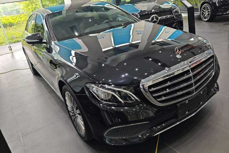 Used Mercedes-Benz E-Class 2020 Facelift E 300 L Stylish Edition Front Right 45 Deg