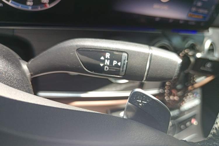 Used Mercedes-Benz E-Class 2020 Restyled E 300 L Sporty and Stylish Edition Gear Lever