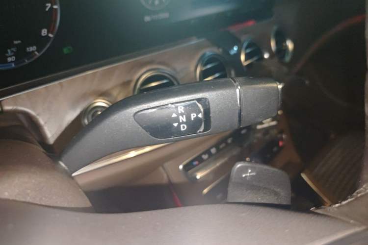 Used Mercedes-Benz E-Class 2020 E 260 L 4MATIC Gear Lever
