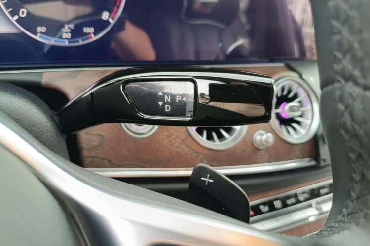 Used Mercedes-Benz E-Class 2020 Restyled E 300 L Exclusive Edition Gear Lever
