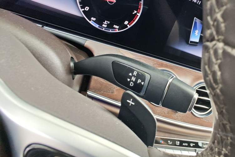 Used Mercedes-Benz E-Class 2020 Restyled E 300 L Exclusive Edition Gear Lever