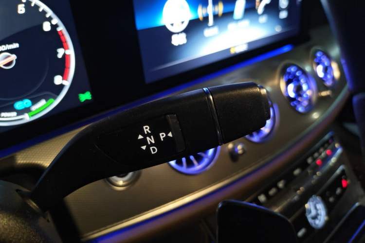 Used Mercedes-Benz E-Class 2020 Facelift E 260 Sport Edition Gear Lever