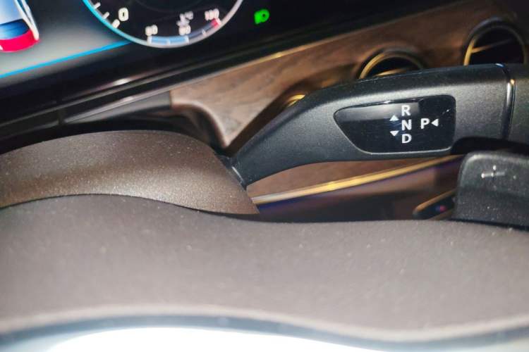 Used Mercedes-Benz E-Class 2020 Facelift E 300 L Stylish Edition Gear Lever