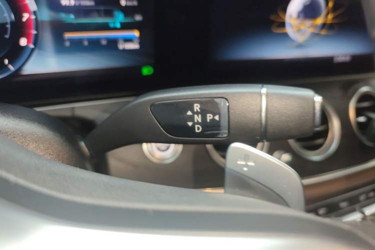 Used Mercedes-Benz E-Class 2020 Restyled E 300 L Sporty and Stylish Edition Gear Lever