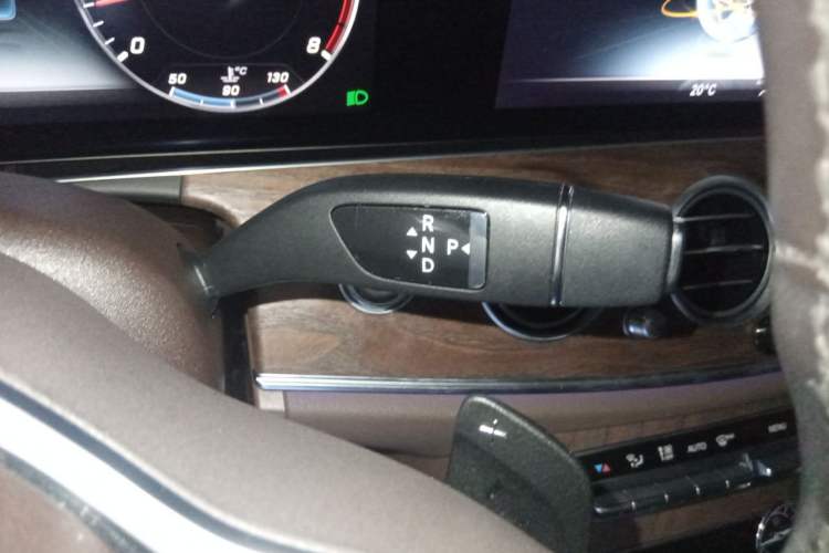 Used Mercedes-Benz E-Class 2020 E 300 L Luxury Model Gear Lever